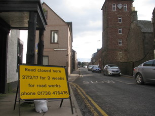 Photo of road closure notice on Queen Street